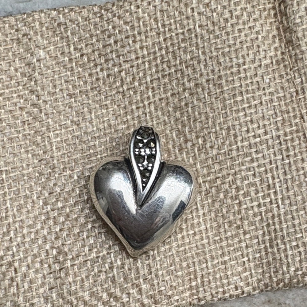 Chic Silver Heart Pendant with Black Details
